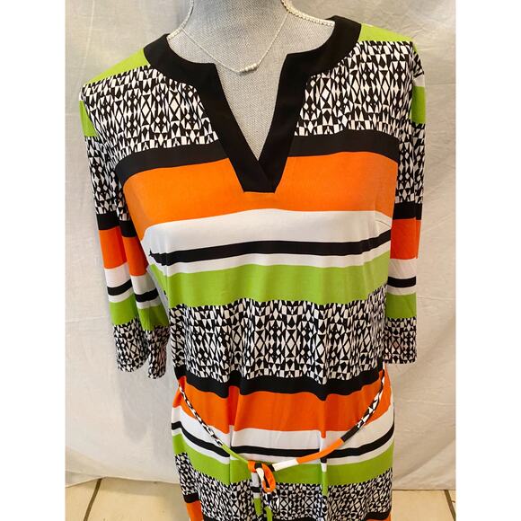 Emma & Michelle Striped Dress - Picture 2 of 16